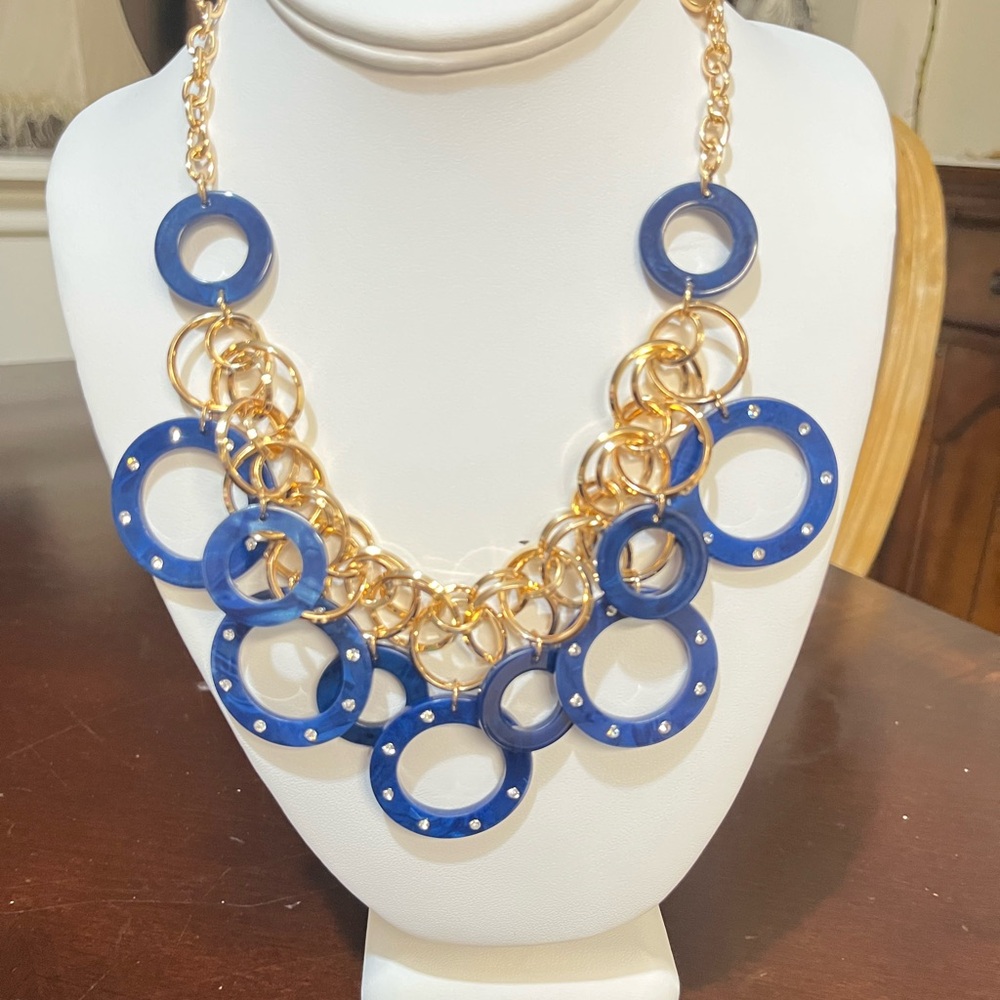 Elegant Blue and Gold Statement Necklace
